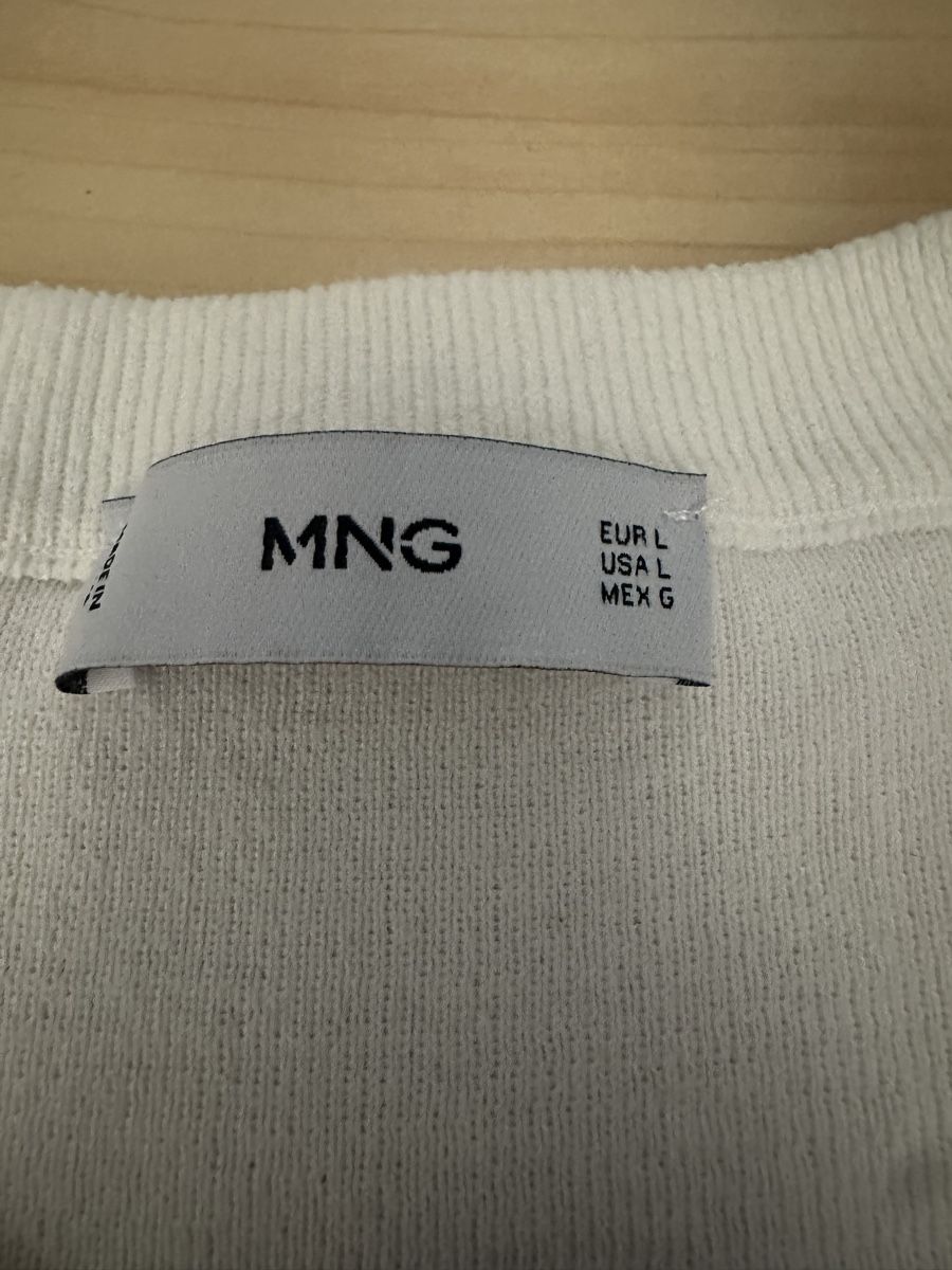 Mango T-shirt: Mango T-Shirt Basic Off White – Nuovo (secondo la descrizione) da Chur venduto da dajan.17 4