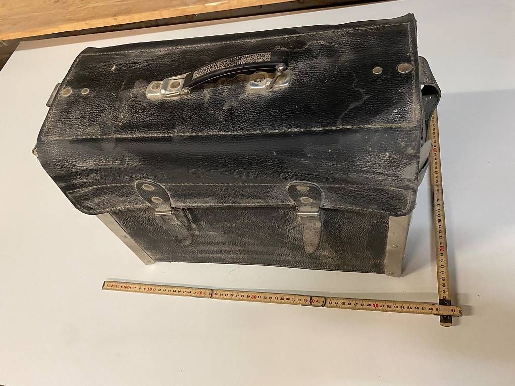 Casse di trasporto: Sacoche à outils  – Usato da Les Vieux-Prés venduto da PX132 2