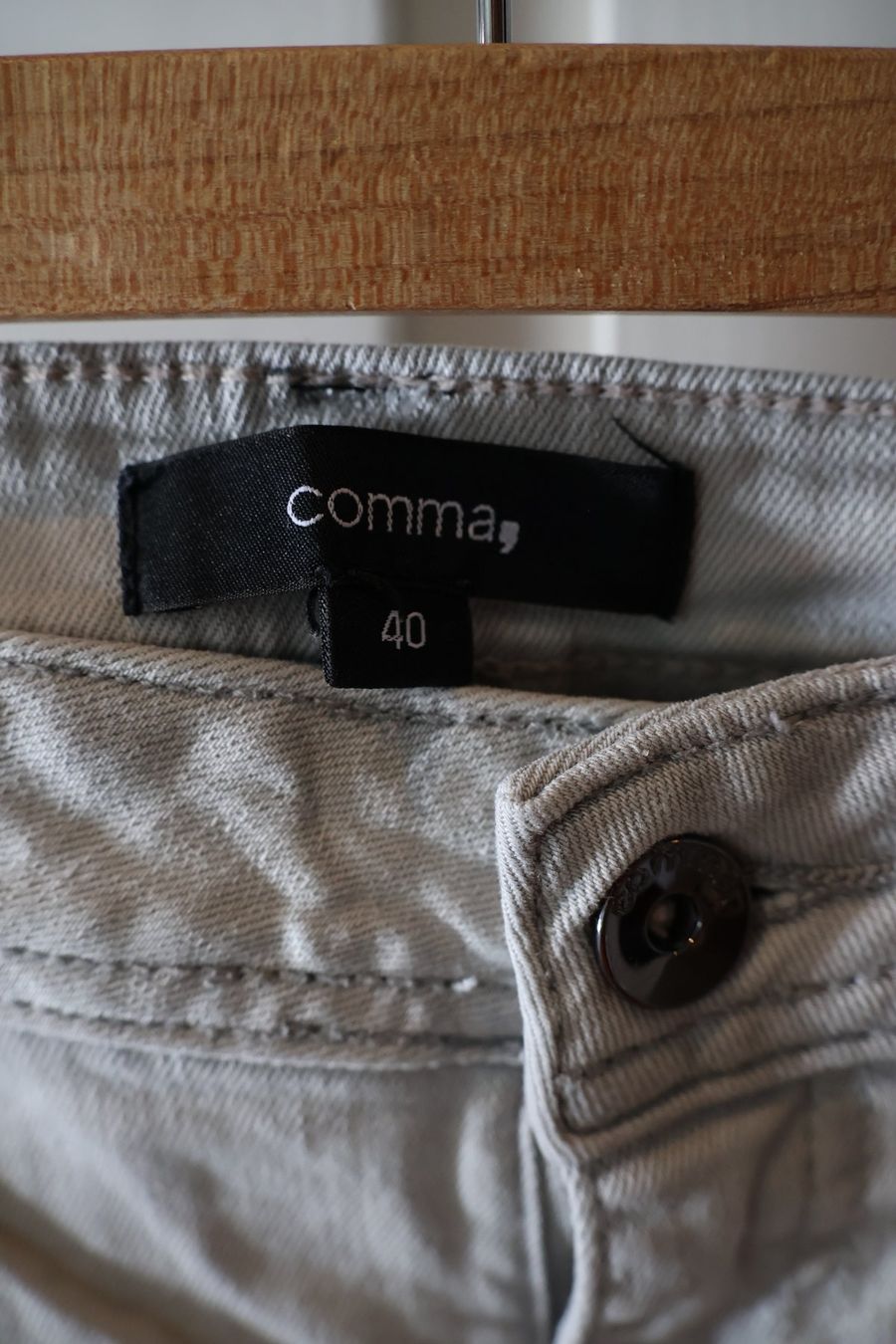 Comma Jeans: Helle Comma Jeans – Gebraucht aus Winterthur von jul_v9wx 3