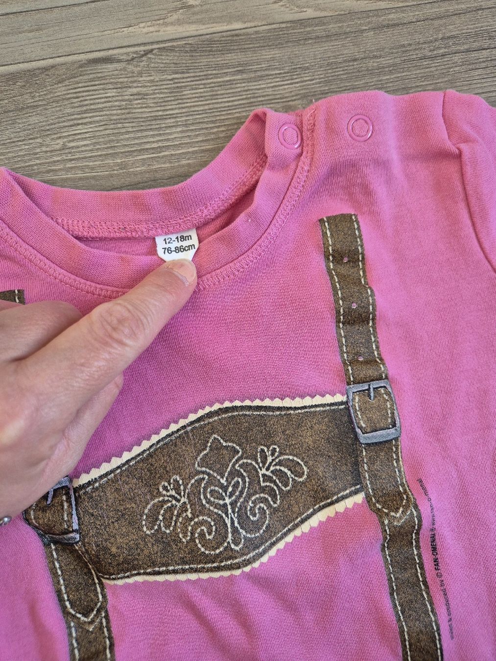 Blusen, T-Shirts & Tops: Oktobershirt gr. 80 – Gebraucht aus Weesen von flying_kiwi 1