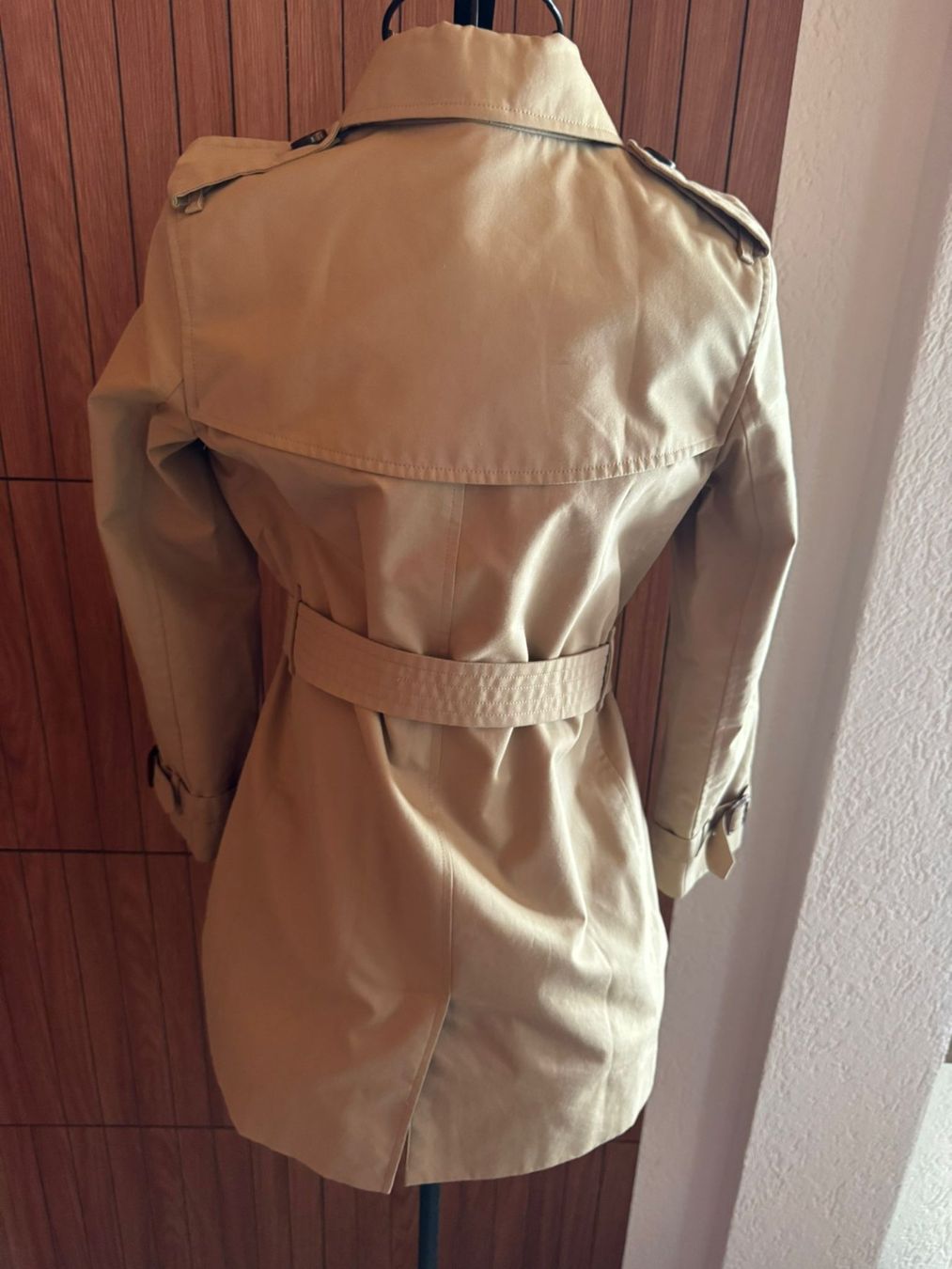 Burberry Giacche & Cappotti: Burberry Trenchcoat Gr. 135cm beige – Nuovo (secondo la descrizione) da Winterthur venduto da Dejv 2