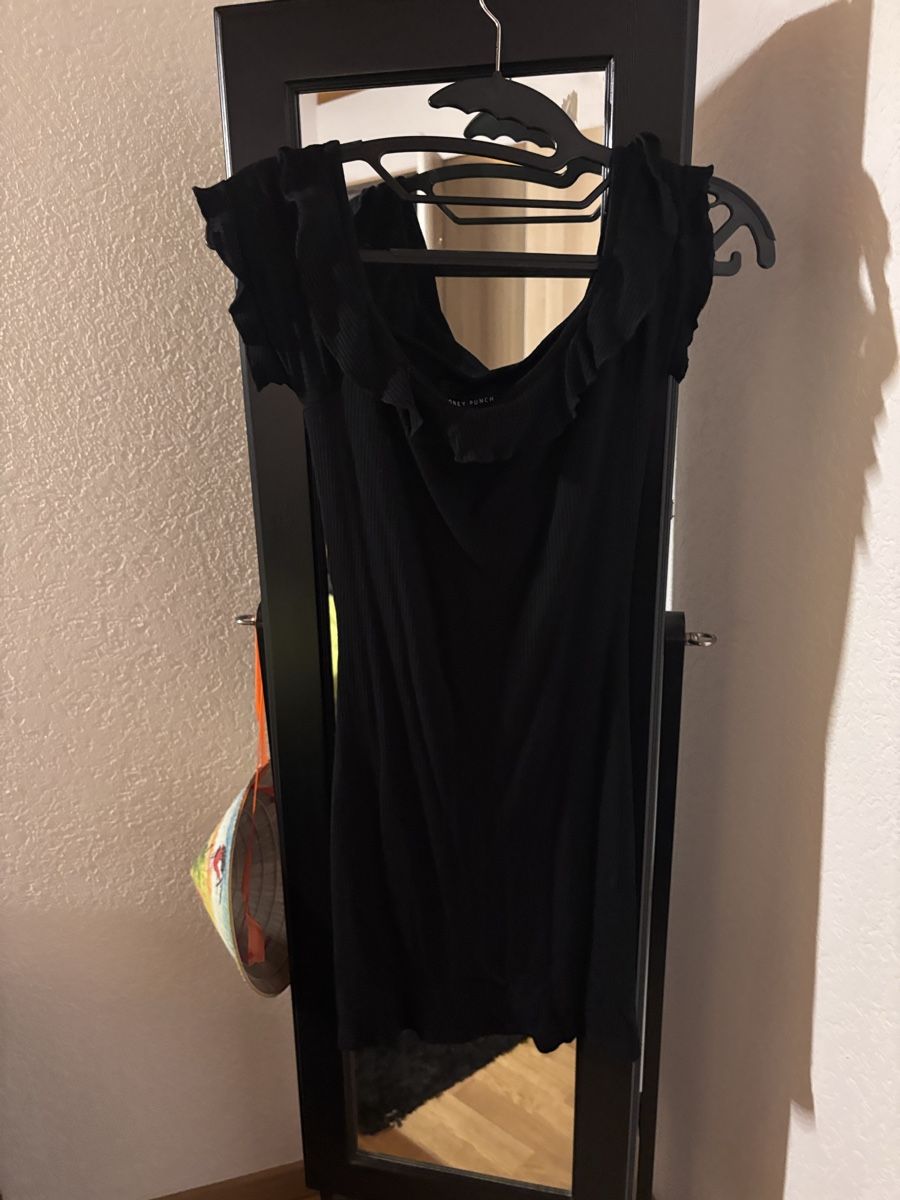Vestiti: Robe – Usato da Saxon venduto da Mel_b224 2
