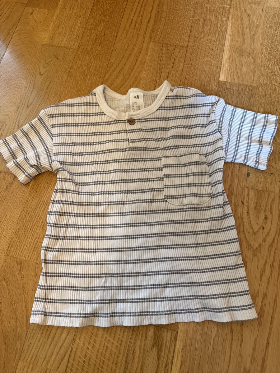 Camicie, T-shirt & Polo: T-Shirts Gr.92-98 – Usato da Ottikon venduto da Domito 5
