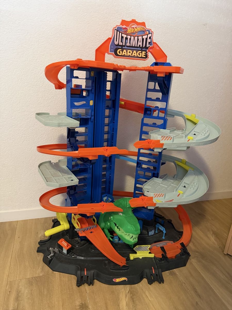 Hot Wheels Giocattoli: Circuit voiture  – Usato da Réchy venduto da Murielrosa