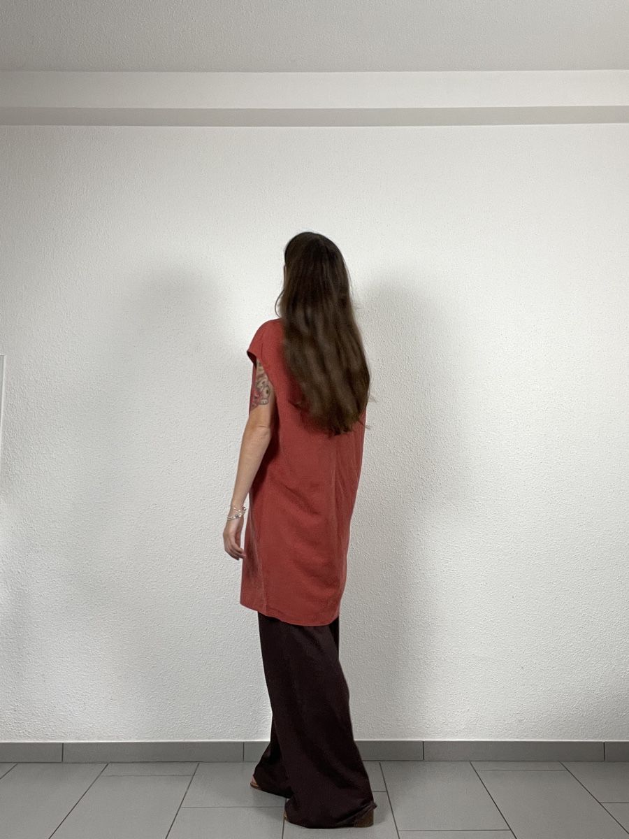 Stefanel Vestiti: Stefanel Oversized Brick Red Linen-Blend Dress – Usato da Knonau venduto da Grapesvintage 2