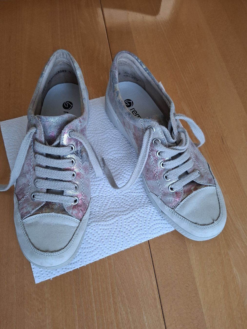 Scarpe da donna: Sneaker - Marke "Remonte" - Grösse 37 – Usato da Walenstadt venduto da Raiffisni