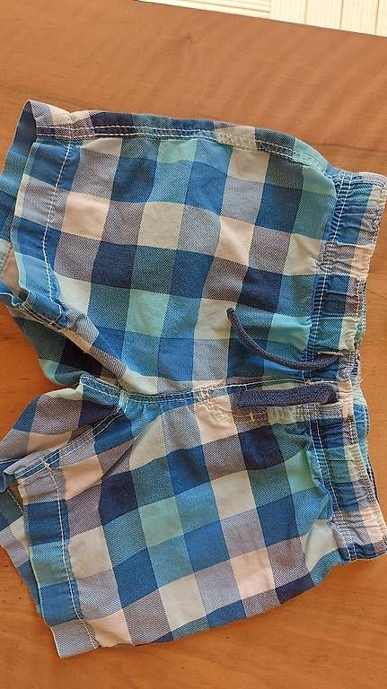 Pantaloni: 2x kurze Hose Gr. 92 H&M – Usato da Rotkreuz venduto da MASI17 2