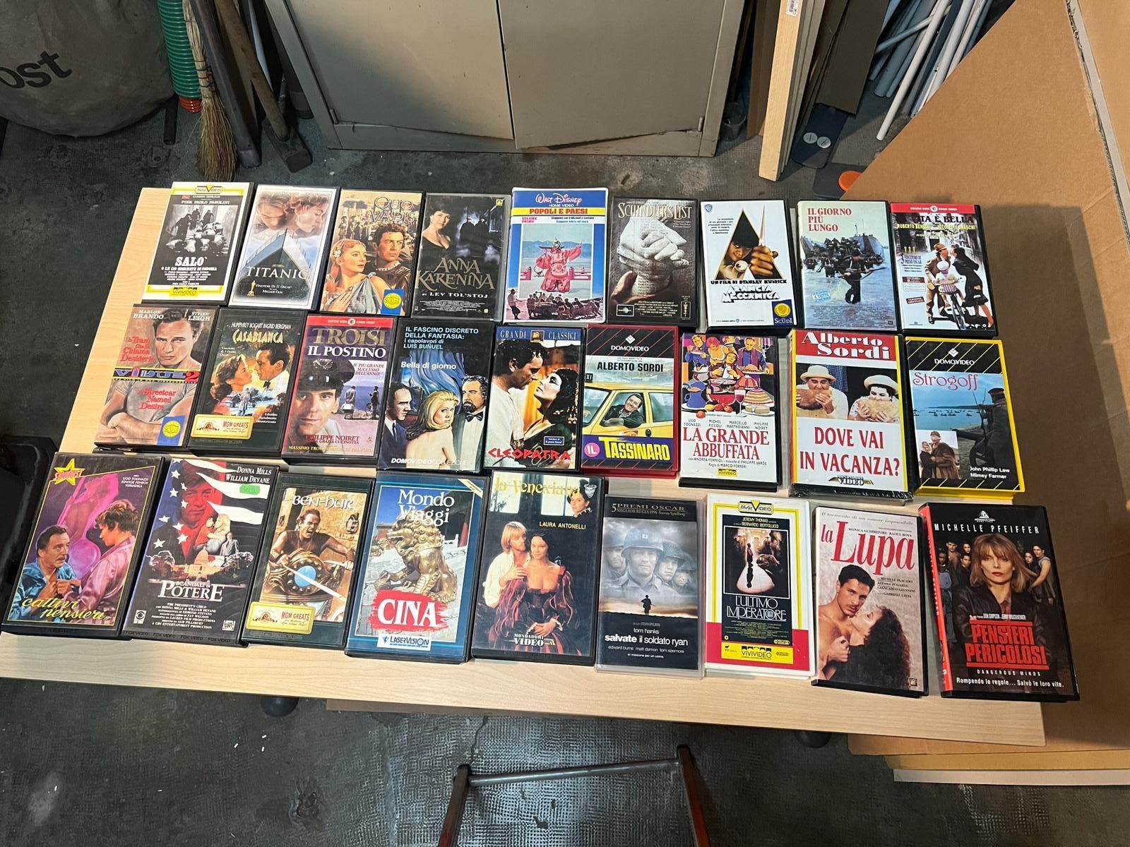 Tutti i VHS: Raccolta di videocassette VHS – Usato da Viganello venduto da Alpha1997 1