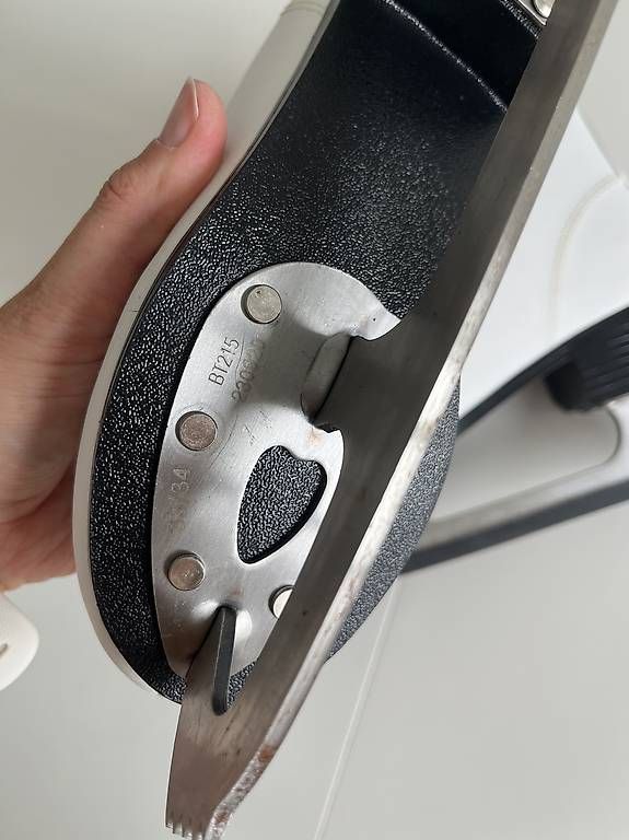 Schlittschuhe: Schlittschuhe 33/34 – Gebraucht aus Bern von Cap247 3