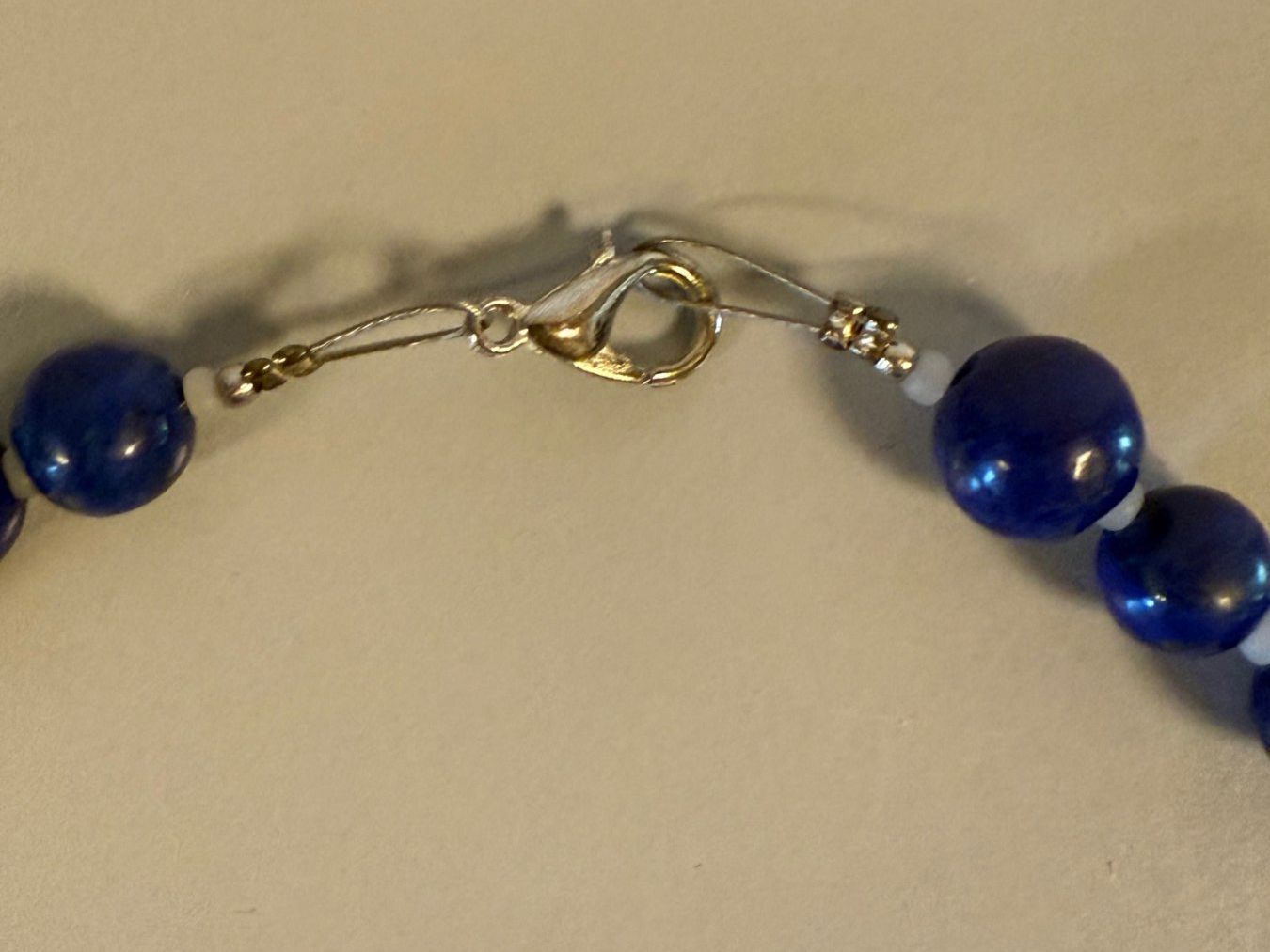 Catenine: Halskette mit Lapislazuli + Glasperlen – Usato da Riedt b. Erlen venduto da Malaika57 1