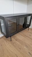 Sideboard mit Glastüren schwarz Holz Metall guter Zustand