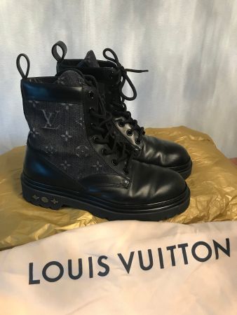 Louis Vuitton Boots Stiefel Ranger Gr. 9 mit Staubbeutel