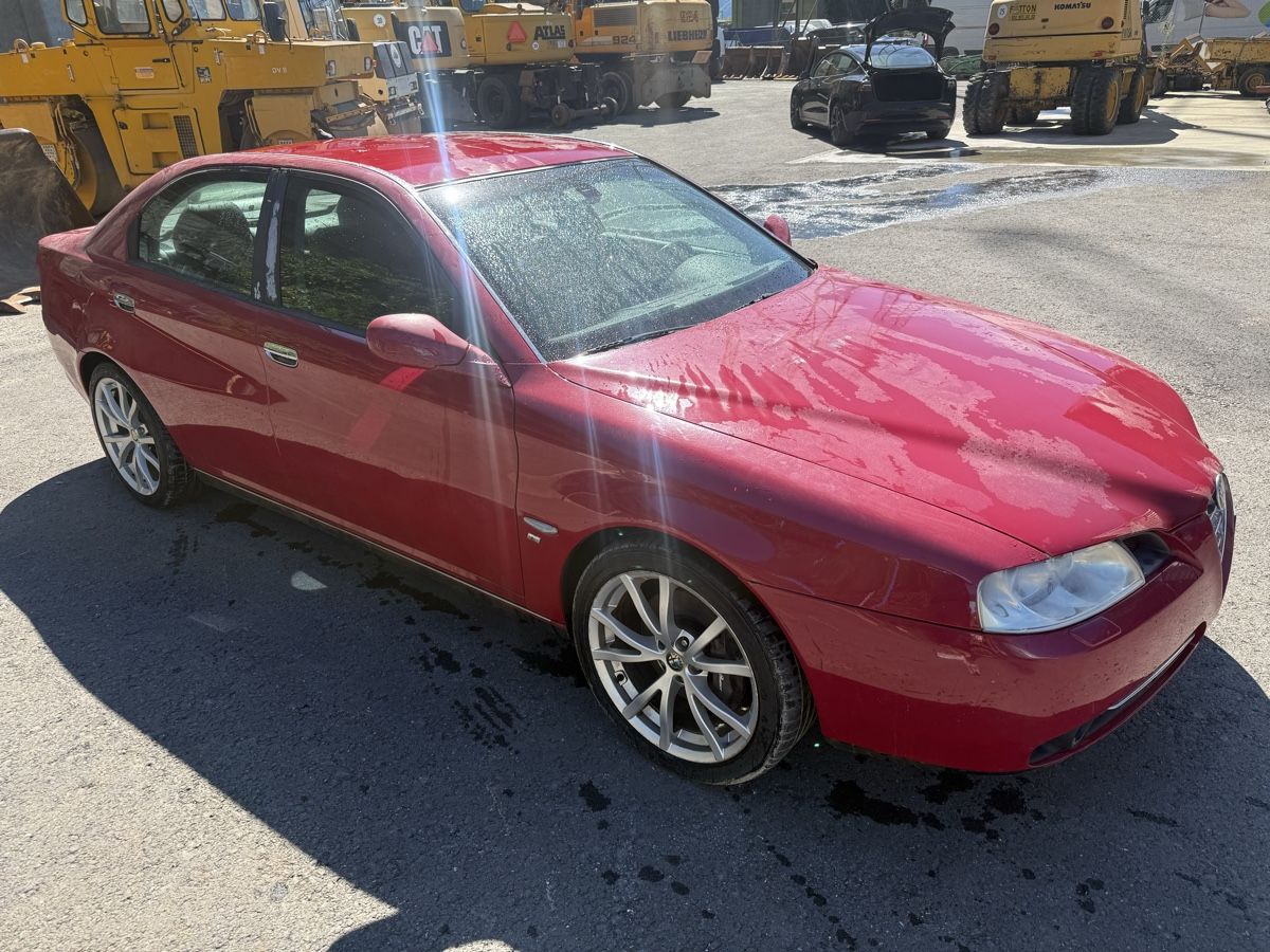 Alfa Romeo Automobili: Alfa 166 3.2 TI – Usato da Corseaux venduto da RGS.26 5