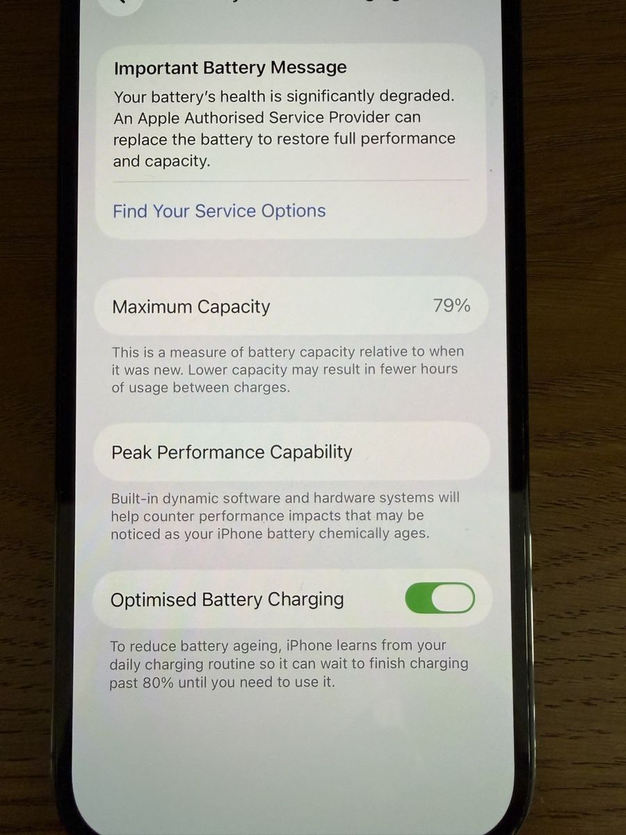 Apple Telefoni cellulari / Smartphones: iPhone 14 Pro 256GB Space Black – Usato da Zürich venduto da Intouchables 2