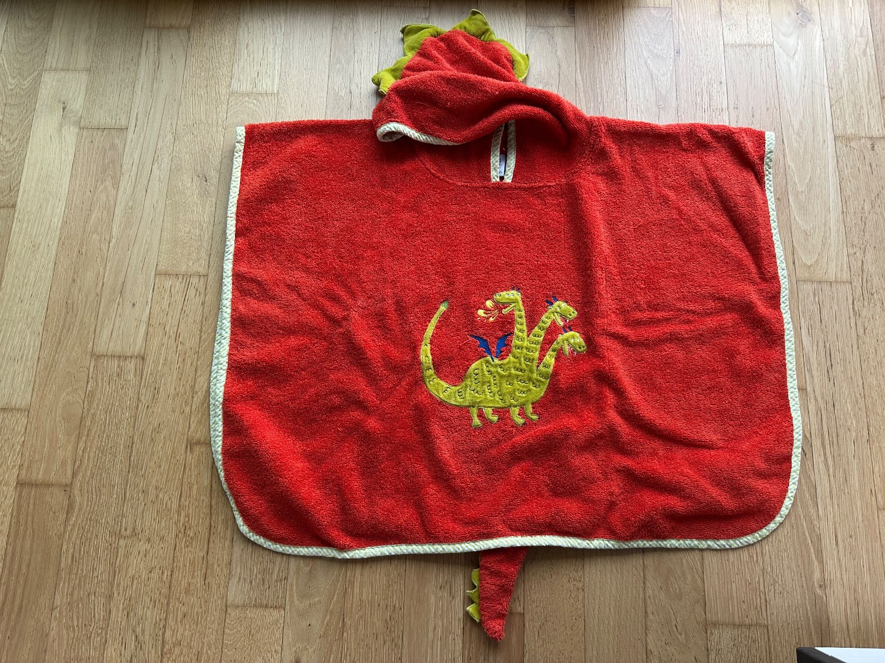 Teli da bagno: Bath Towel El Corte Ingles Size 4-6 years – Usato da Montagnola venduto da eva_gm6j