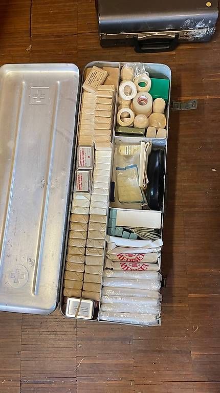 Kit di pronto soccorso: Originale Militär-Apotheken mit Übungsmaterial – Nuovo e nell'imballaggio originale da Frauenfeld venduto da kim_v8sb 4