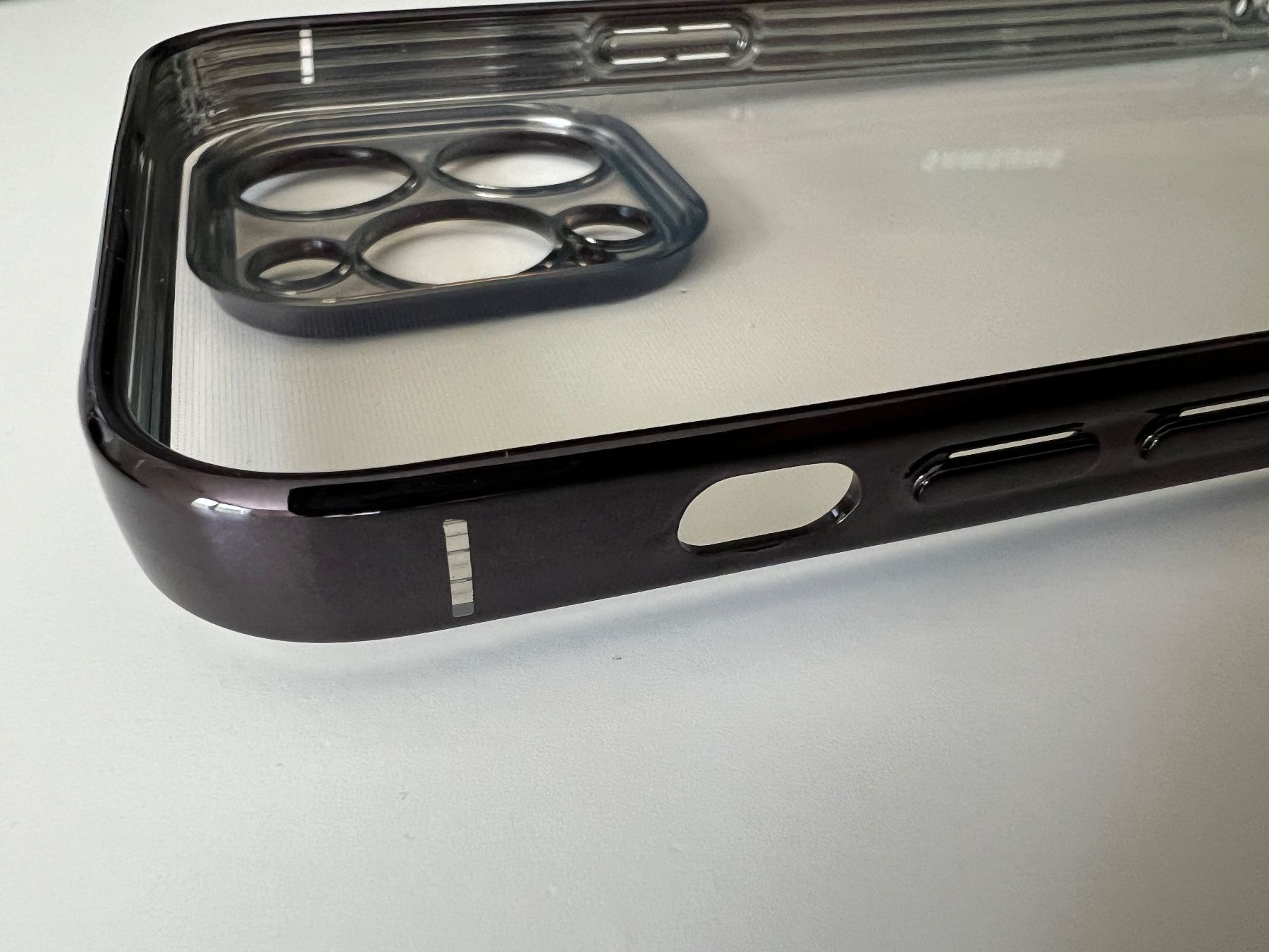 Cover & Protezioni schermo: NEUE Transparente Hülle IPhone 14 Pro Max mit schwarzem Rand – Nuovo (secondo la descrizione) da Altendorf venduto da wqv_97 4