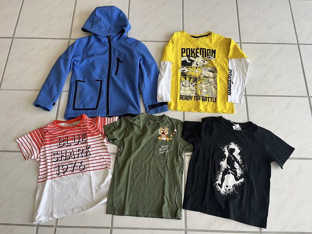 Lotti & Set di vestiti: Kleiderpaket Grösse 128 – Usato da Konolfingen venduto da takkie