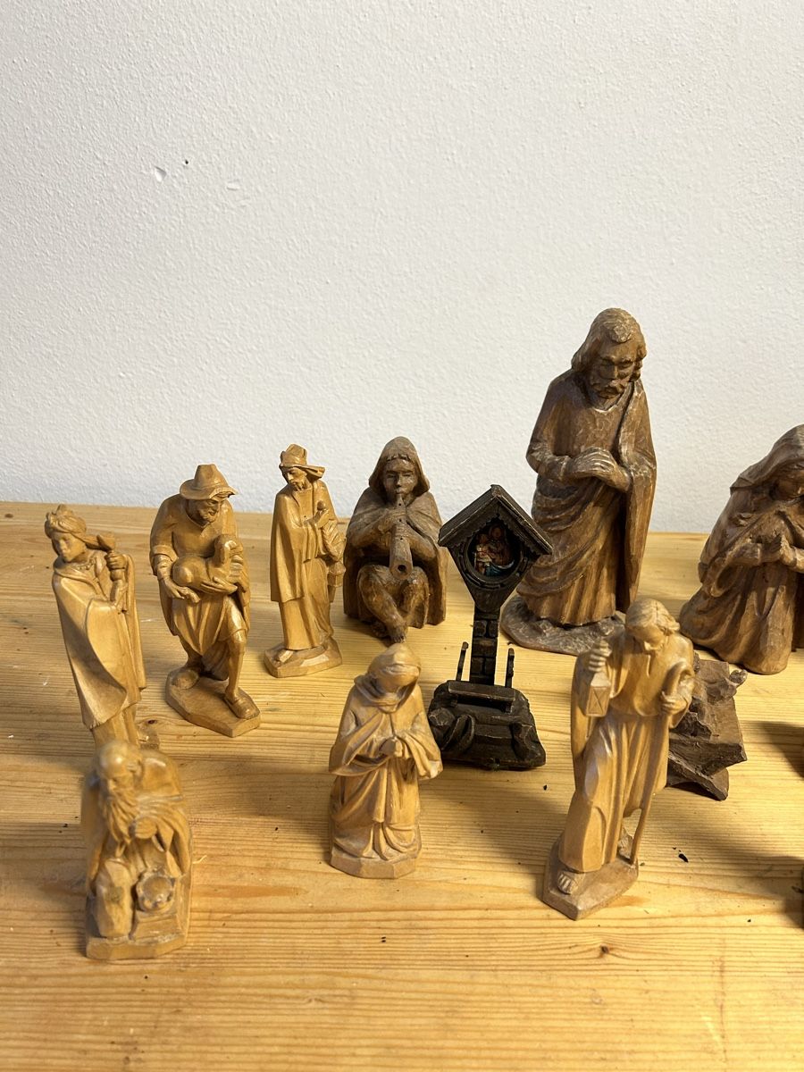 Statuette: Wunderschöne Krippenfiguren, Holz, Top Zustand! – Usato da Grabs venduto da Jonas.2005 1