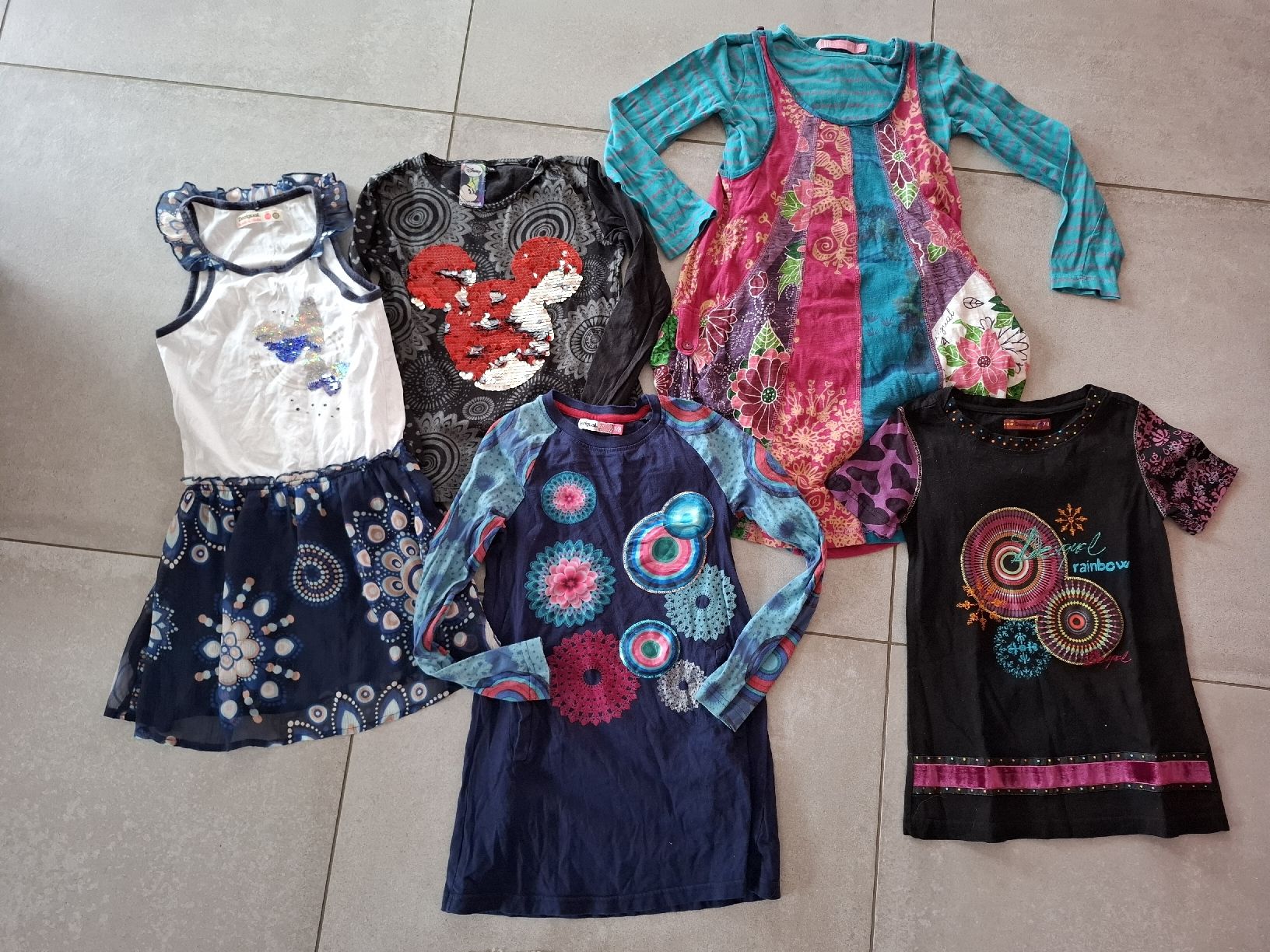 Desigual Lotti & Set di vestiti: lot Desigual,  7-8 ans – Usato da Tramelan venduto da yok-yok