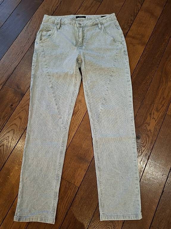 Jeans: Leichte Jeanshose von OPUS, Grösse 36 – Usato da Kirchberg SG venduto da sba_6r6q