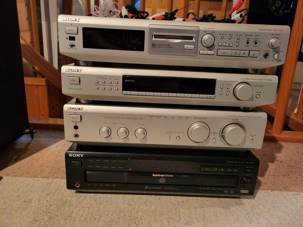 SONY Hifi-Anlage mit Amplifier Radio Minidisc und CD (Gebraucht) in ...