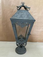 Laterne gross auf Fuss, aus Metall und Glas, Höhe 54cm, Neu!