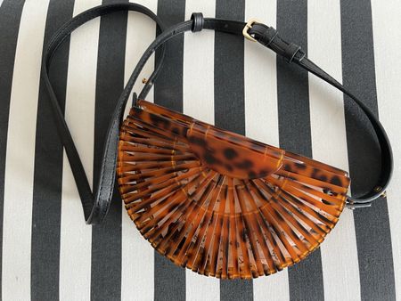 Tasche  zum umhängen. Acryl