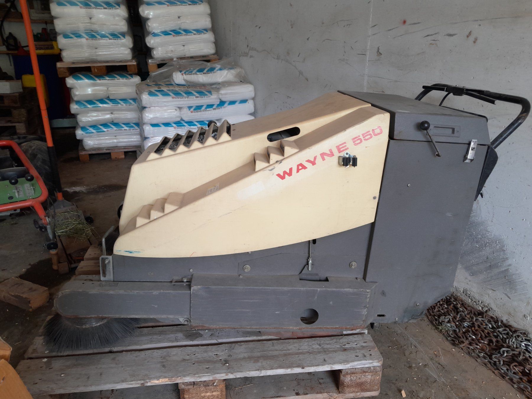Tutte le macchine: Putzmaschine wayne 550 – Usato da Sattel venduto da luawiba 1