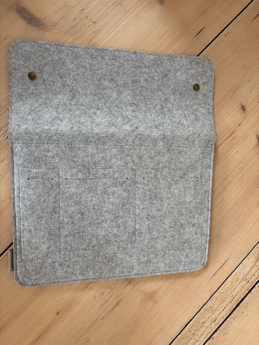 Covers & Borse: Laptop Hülle  – Usato da Schaffhausen venduto da ValerieBelden 3