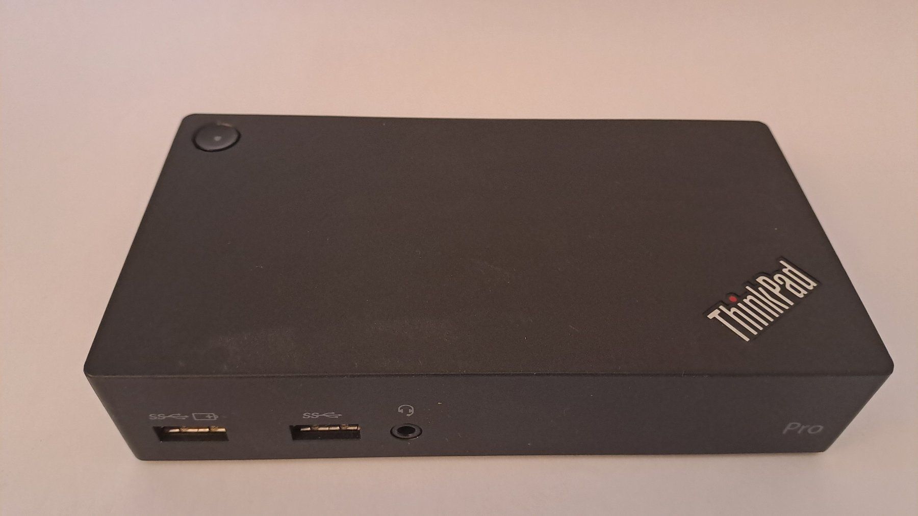 Lenovo Docking station: Lenovo ThinkPad USB 3.0 Pro Dock (Typ 40A7) – D'occasion à Thielle par urs_8lzn