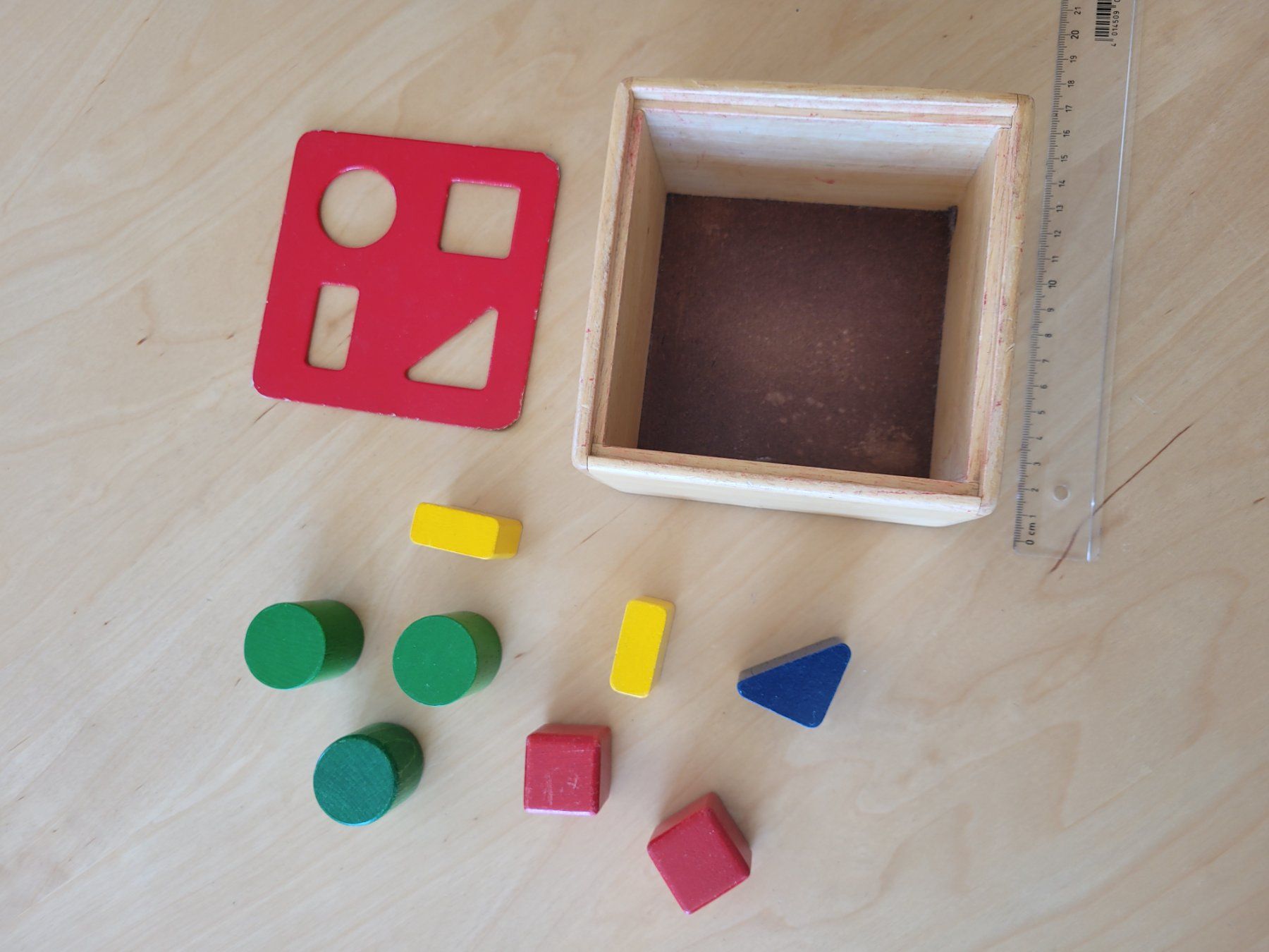 Giocattoli: Holz Formenbox Sortierbox Steckspiel Formen sortieren – Usato da Wiesendangen venduto da samoalk 1