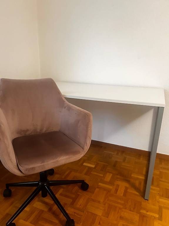 Set di tavolo e panche: Bureau et chaise – Usato da Yverdon-les-Bains venduto da fon_5pws 3