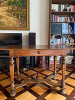 Bureau ancien en bois massif