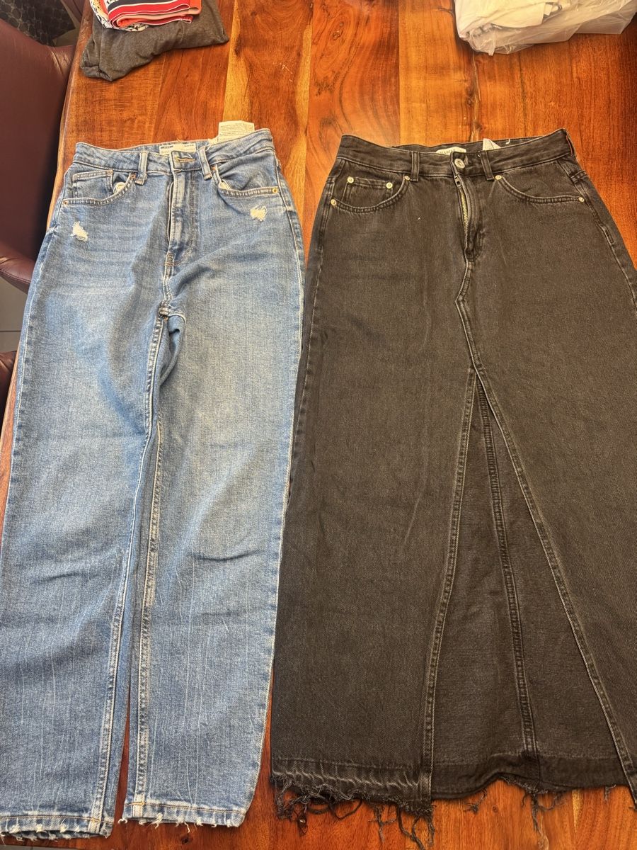 Pull&Bear Jeans: Pull&Bear Rock & Bershka Jeans Top Gr. 36 – Usato da Oftringen venduto da Makeq