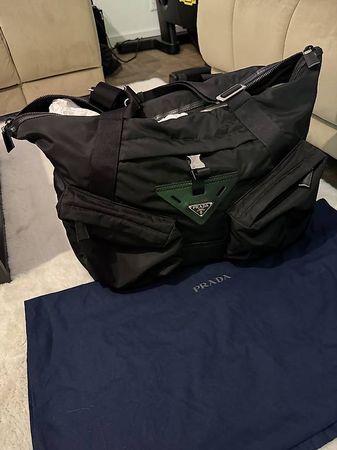 Prada Re-Nylon & Leather Travel Bag Rechnung Prada ZH