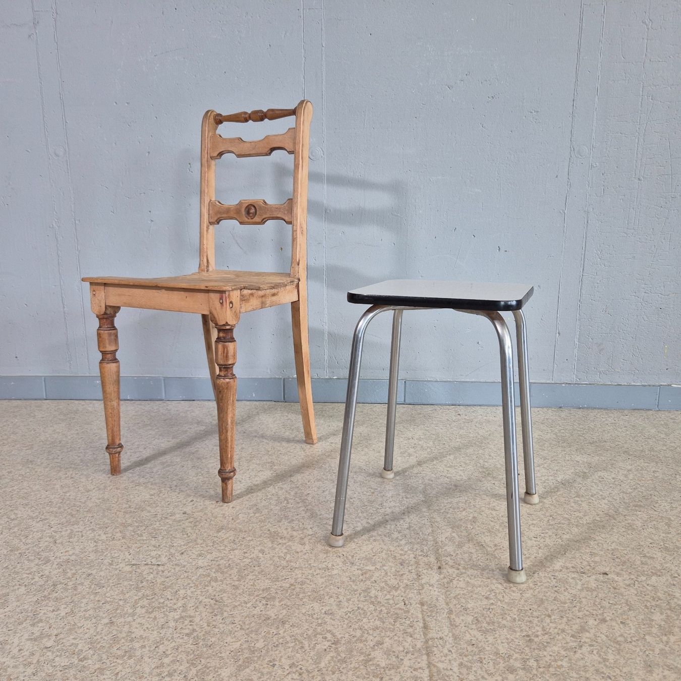 Sgabelli: Kelco Hocker Höcker Küchenhocker Tabouret grau – Usato da Nottwil venduto da Wondewa-Shop 2
