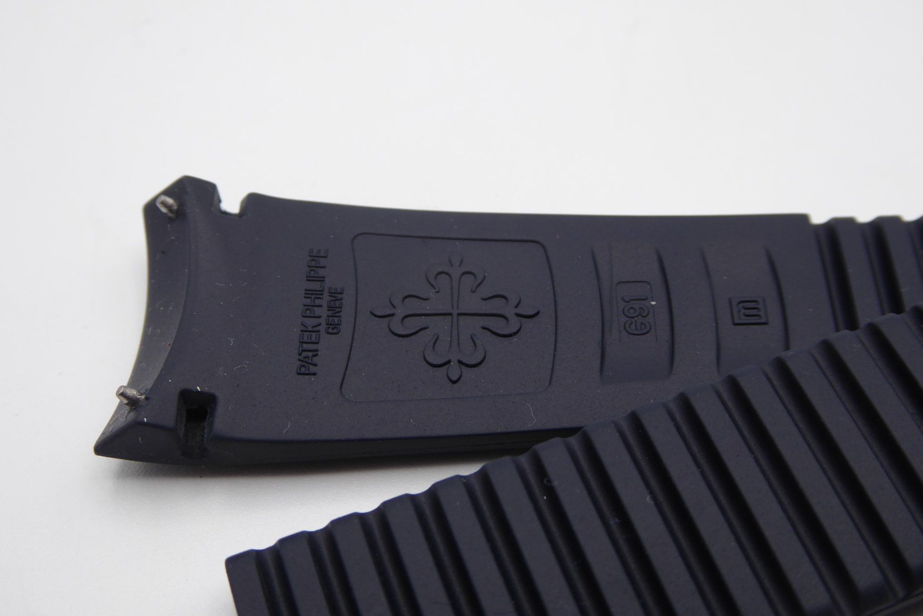 Patek Philippe Orologi: Patek Philippe Aquanaut Navy blue Rubber Strap 5968 – Nuovo e nell'imballaggio originale da Geneve venduto da adr_xk6n 6