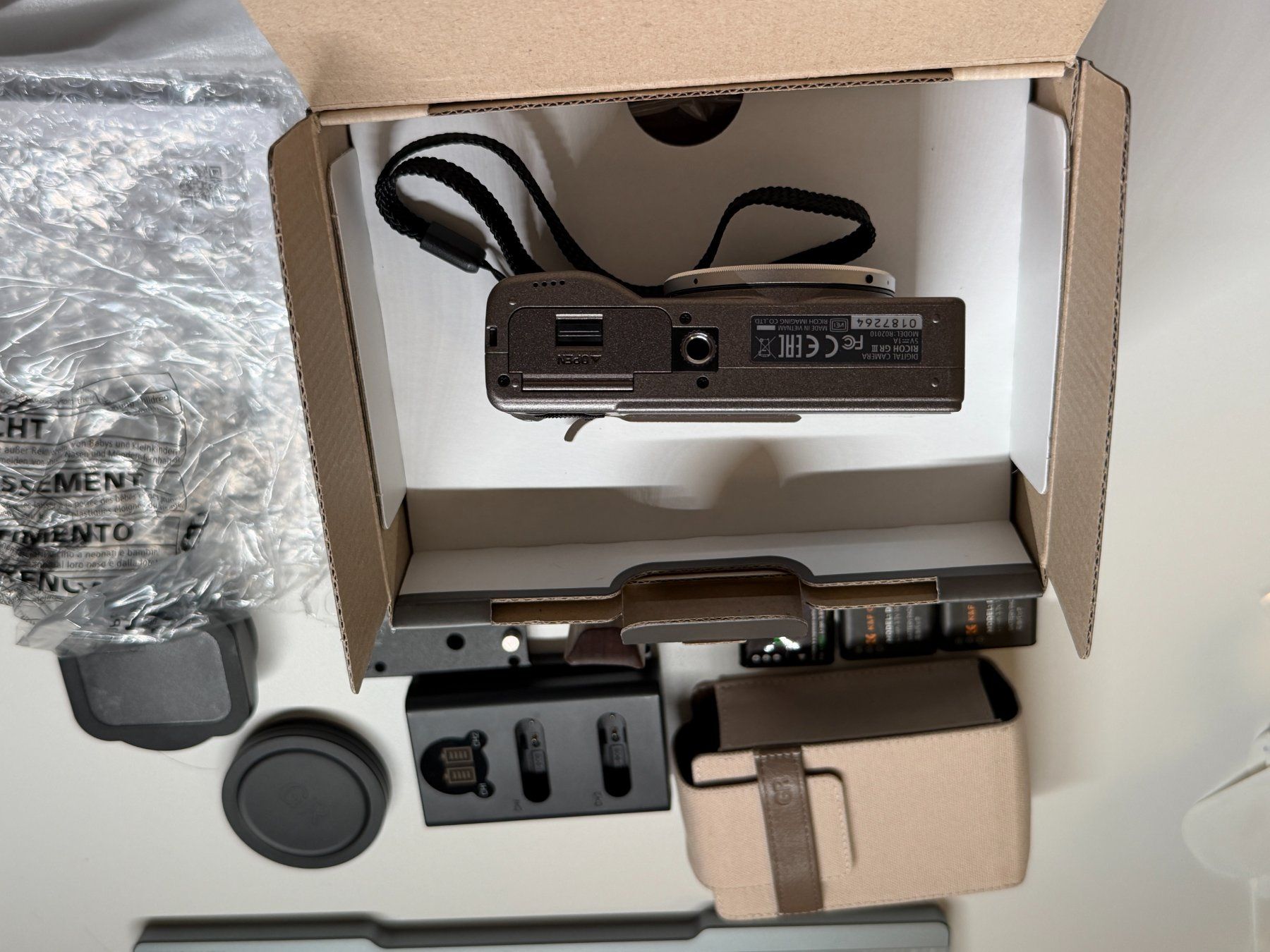 Ricoh Fotocamera: Ricoh GR3 Diary Edition Limited – Usato da Zürich venduto da ric_wz68