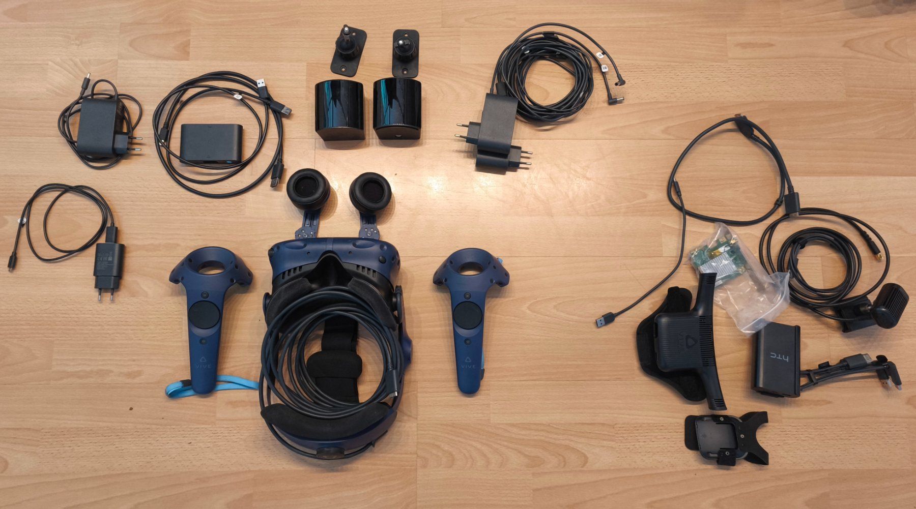 HTC VR Brille: HTC Vive Pro VR Full Kit + Wireless – Gebraucht aus Hochdorf von H-V0iD 2