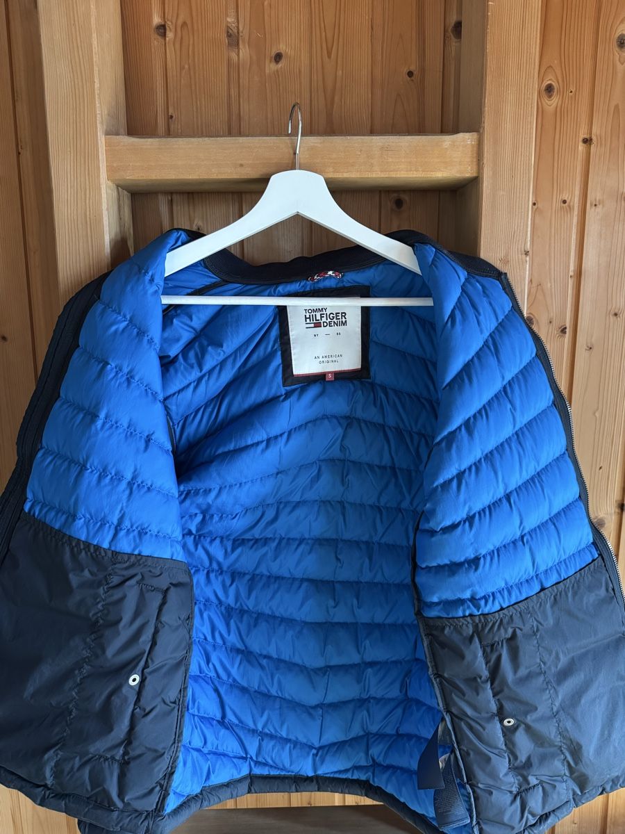 Tommy Hilfiger Giacche: Tommy Hilfiger Daunenjacke – Nuovo (secondo la descrizione) da Brienz BE venduto da Cedric.Gerber 2