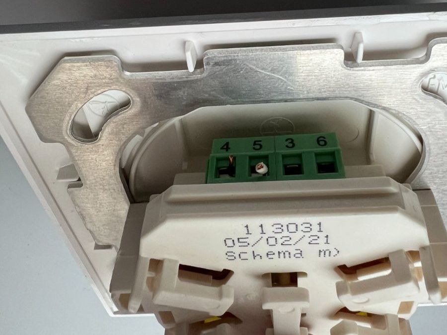 Feller Spine: Feller EdizioDue Telefondose – Usato da Root venduto da Tech-Nick 3
