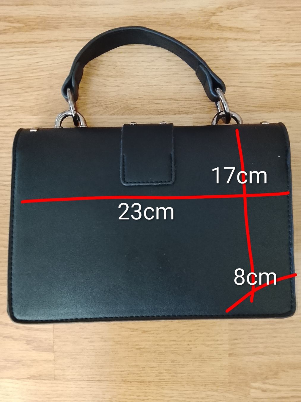 Taschen für Damen: Sac à main et bandoulière – Gebraucht aus Couvet von fat_kyl7 6