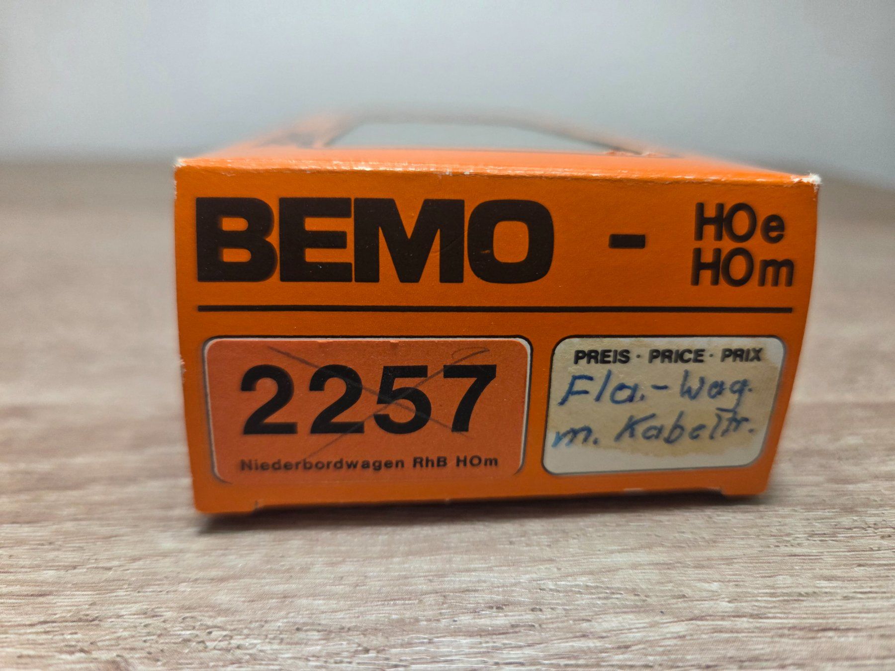 Bemo Modellini di ferrovie: Bemo 2257 Niederbordwagen RhB H0m – Usato da St-Aubin-Sauges venduto da Lo_Go 5