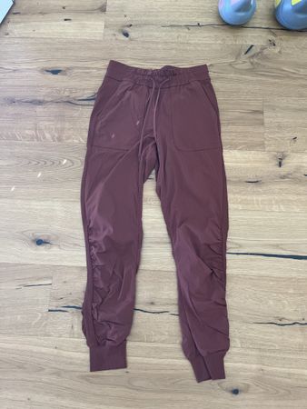 Lululemon joggers rust colour 