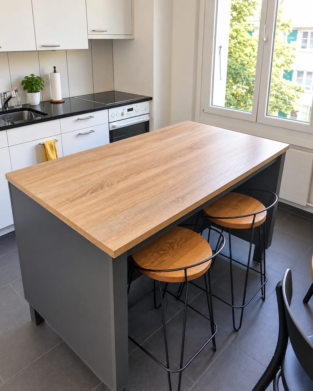 Tavoli: Bartisch inkl. Hocker – Usato da Bern venduto da jos_g6qc