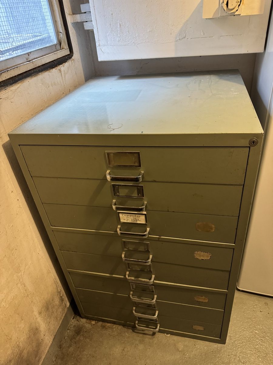 Armoires: Werkzeugschrank – D'occasion à Hölstein par Bri4nK 1