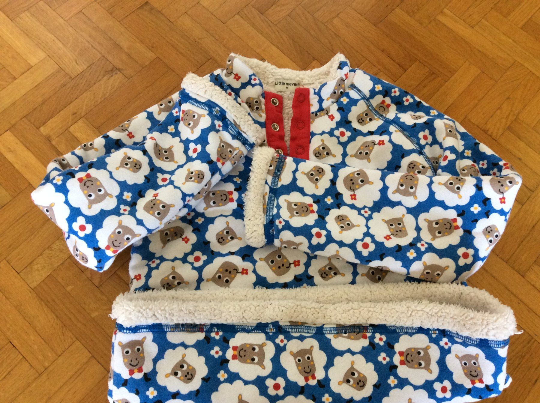 Pullover & Sweatshirts: Pull motif mouton super chaud 6-7 ans et mois – Gebraucht aus Le Mont-Pèlerin von dundun1 4