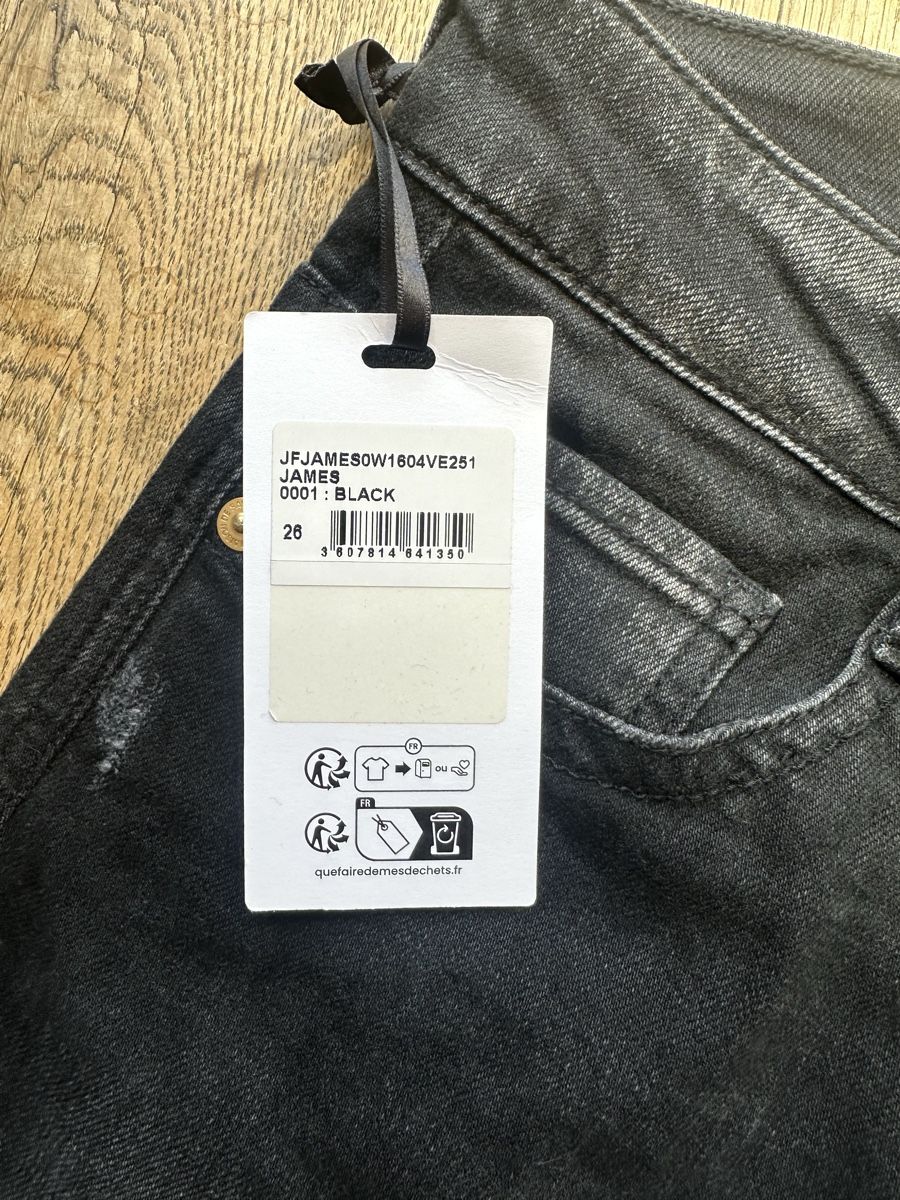 Le Temps Des Cerises Jeans: Jean Le Temps des Cerises,taille 26 – Nuovo e nell'imballaggio originale da Lausanne venduto da pat_9y2v 1