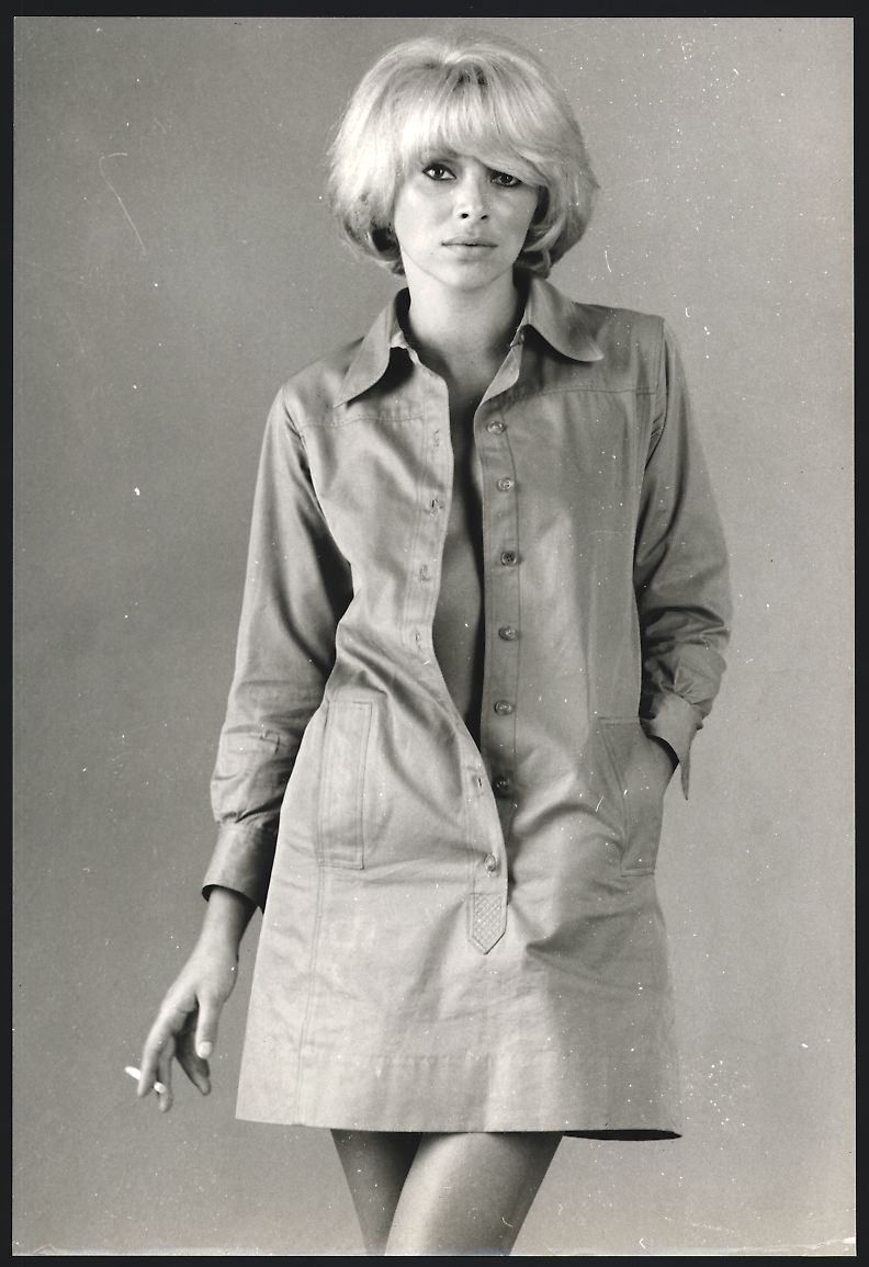 Fotografie & Manifesti: Fotografie Schauspielerin Mireille Darc  – Usato da Berlin venduto da bartko-reher